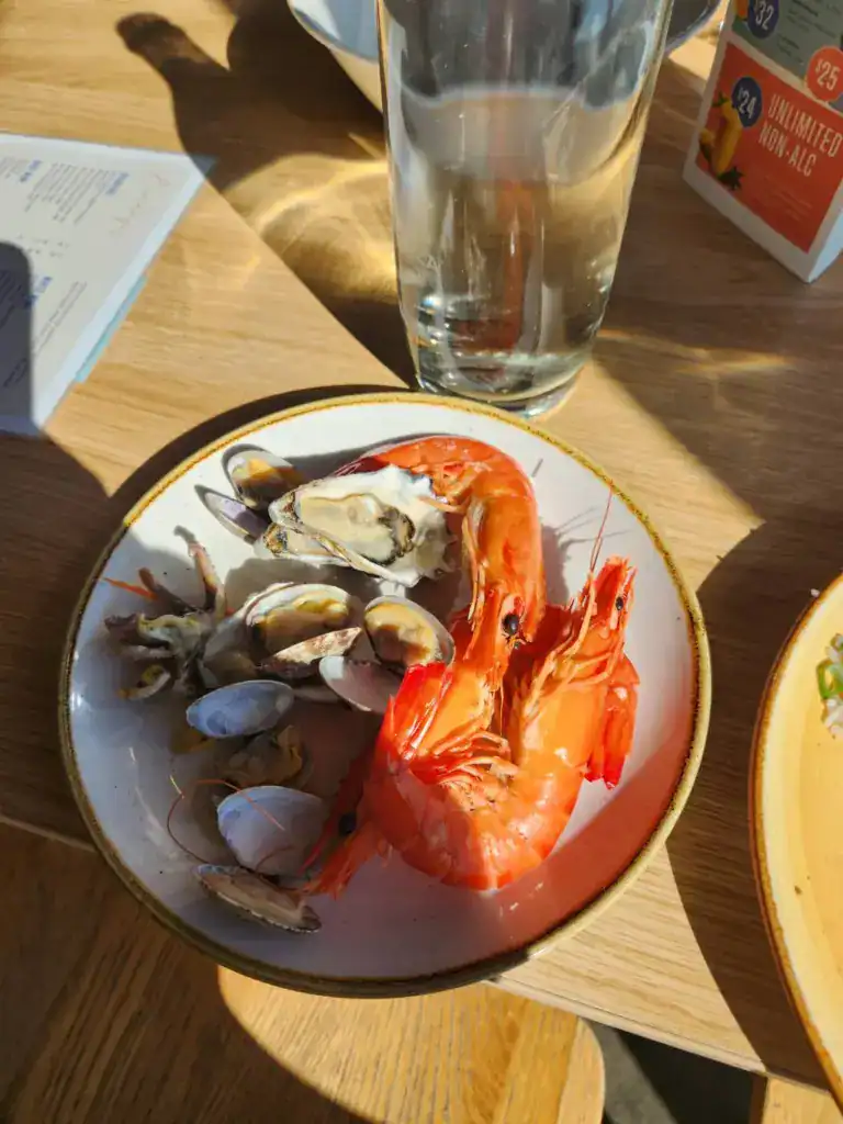 雪梨塔旋轉餐廳的蝦子跟生蠔