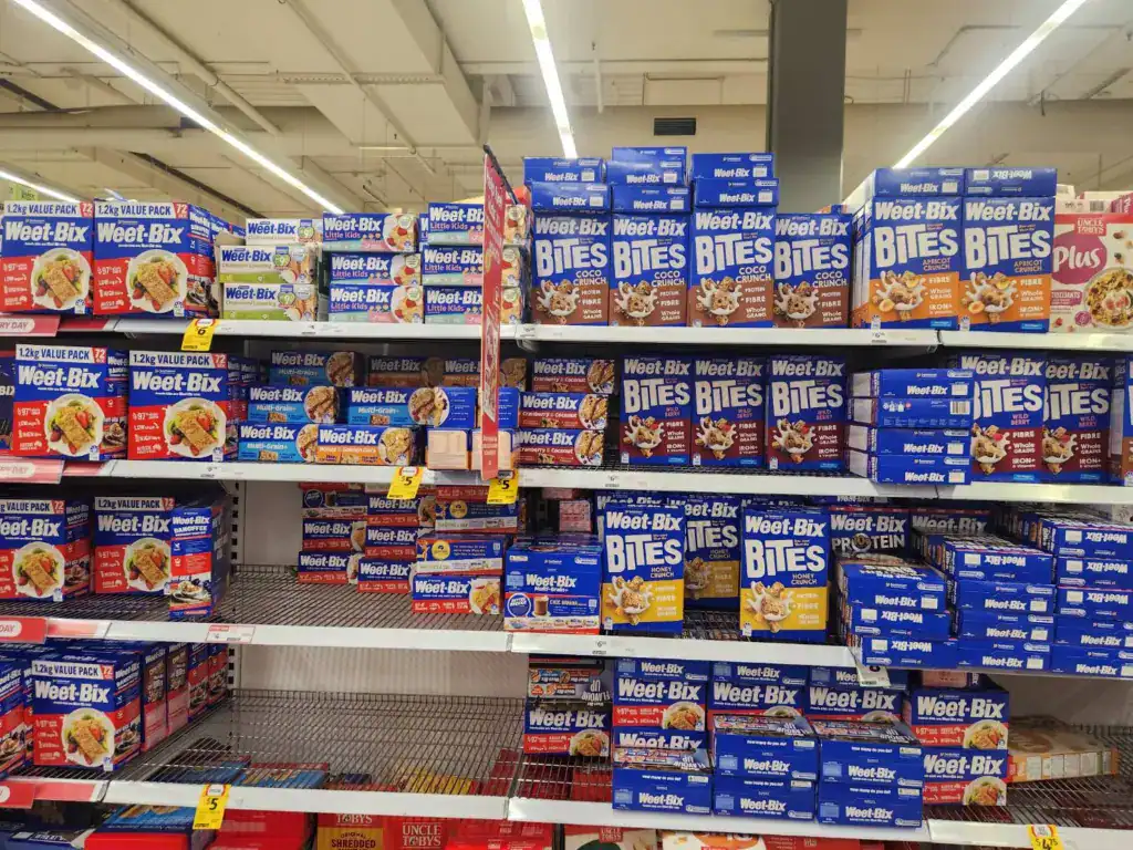 澳洲國民早餐 Weet-Bix 穀片在 Coles 超市賣的多款口味實拍